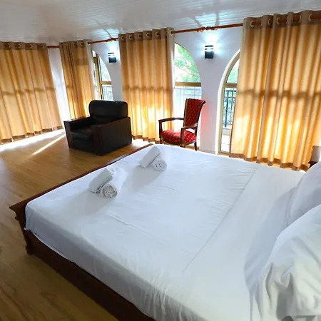 Alizee Hotel *